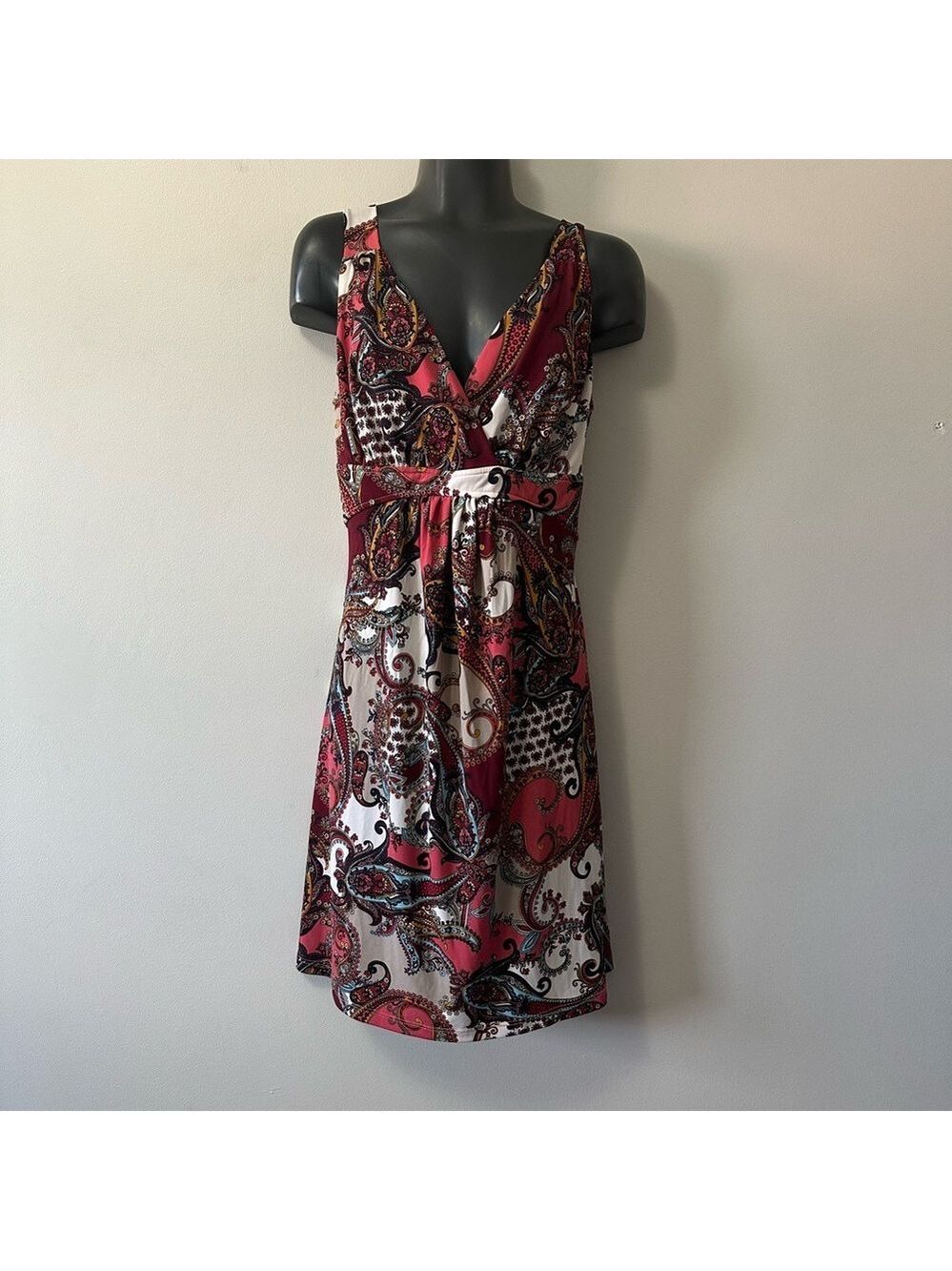 Laura Elegant Paisley Mini Dress in Red and Black Medium
